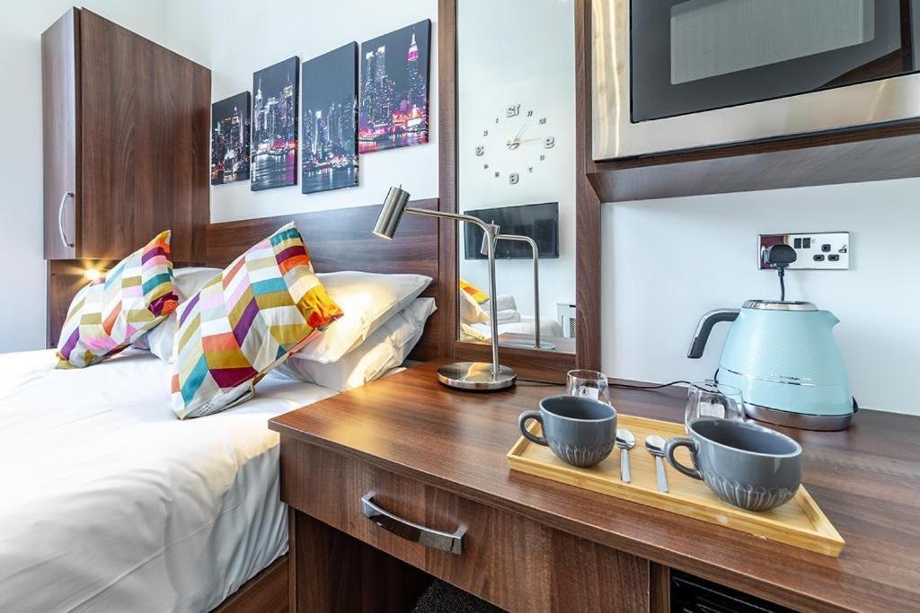 205 Earls Court Rooms Лондон Экстерьер фото