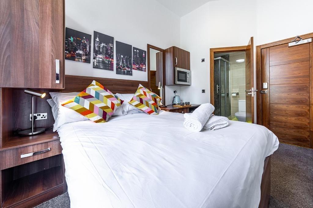 205 Earls Court Rooms Лондон Экстерьер фото