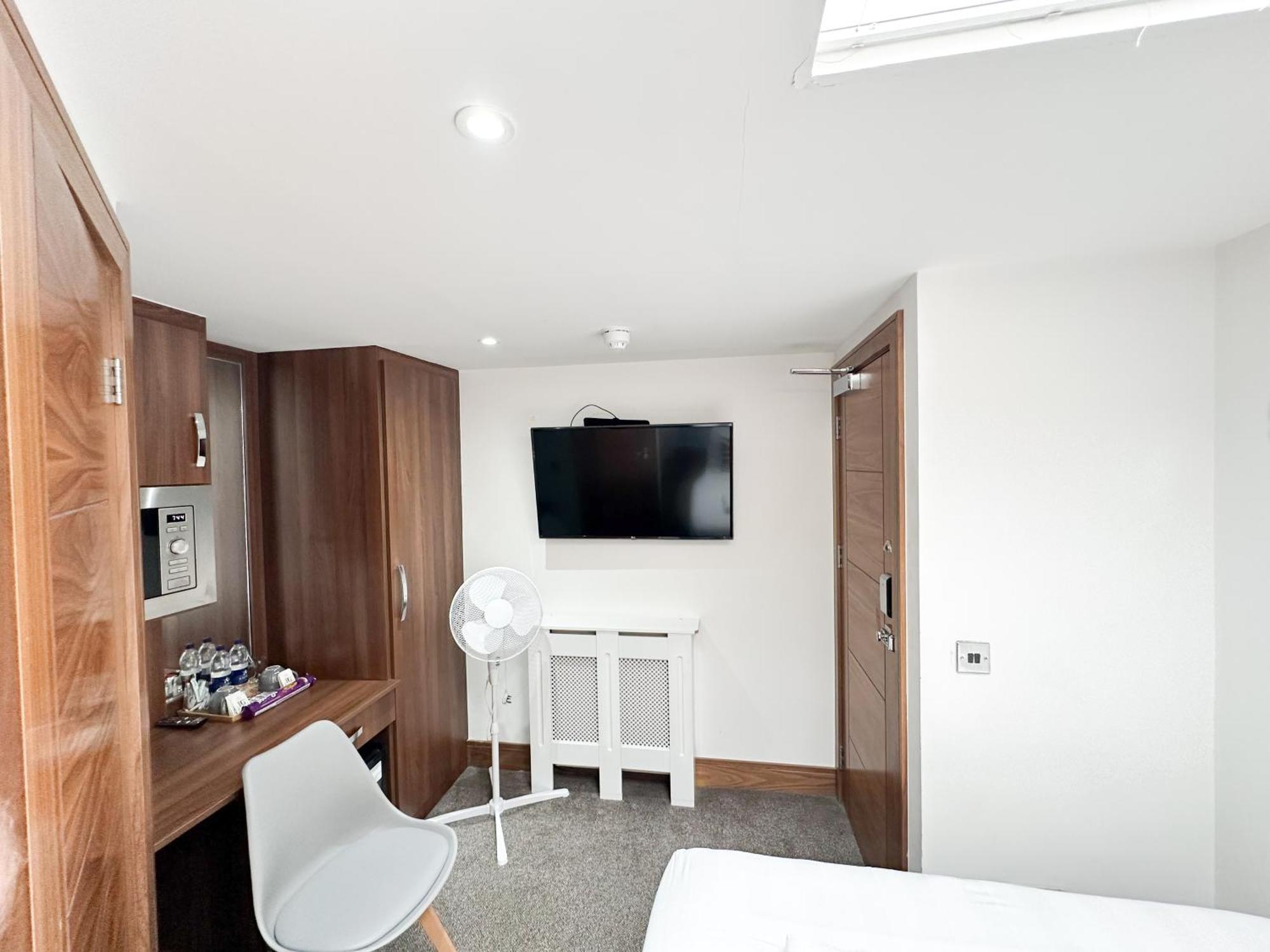 205 Earls Court Rooms Лондон Экстерьер фото