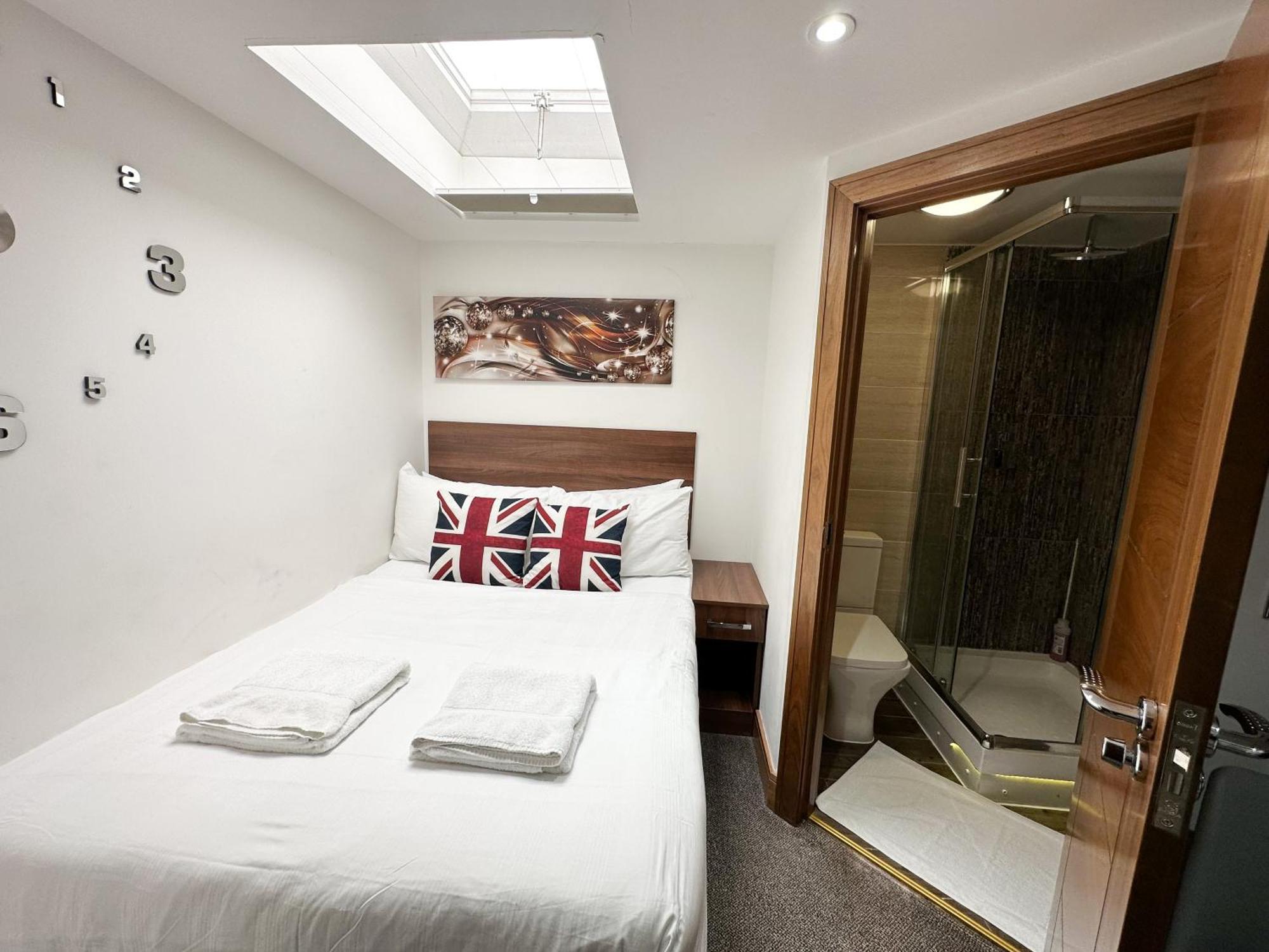 205 Earls Court Rooms Лондон Экстерьер фото