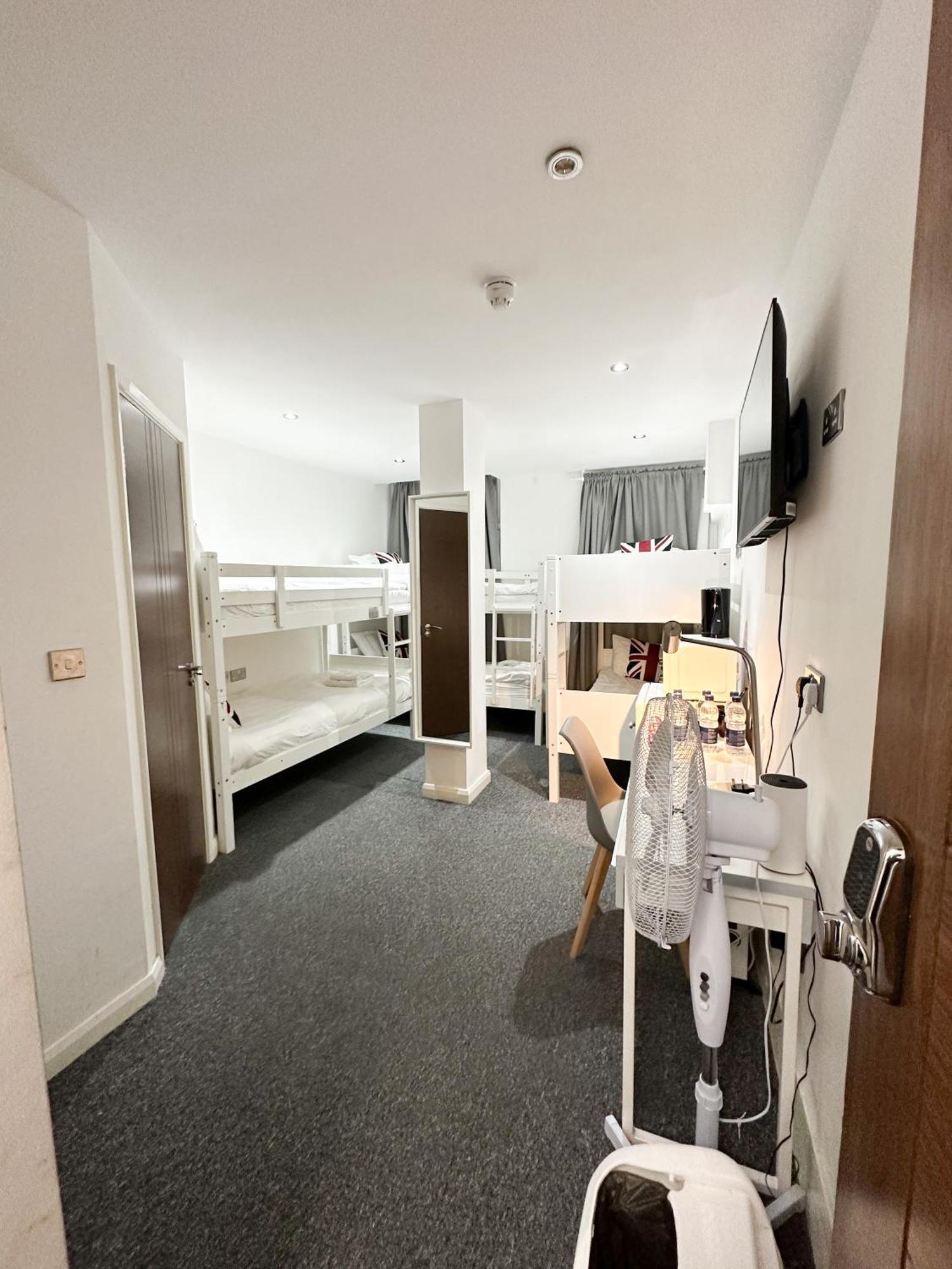 205 Earls Court Rooms Лондон Экстерьер фото